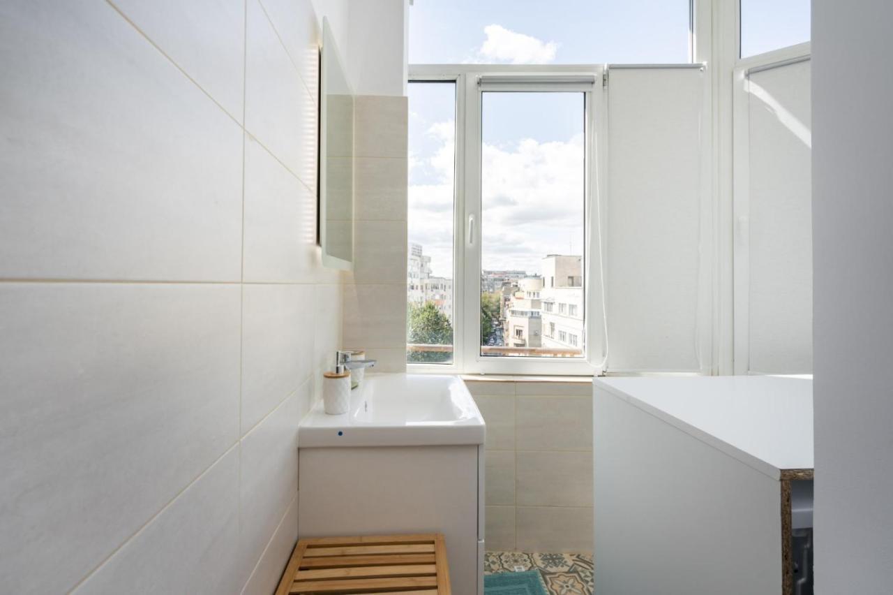 Spacious And Cozy Apartment In Central Bucarest Exterior foto
