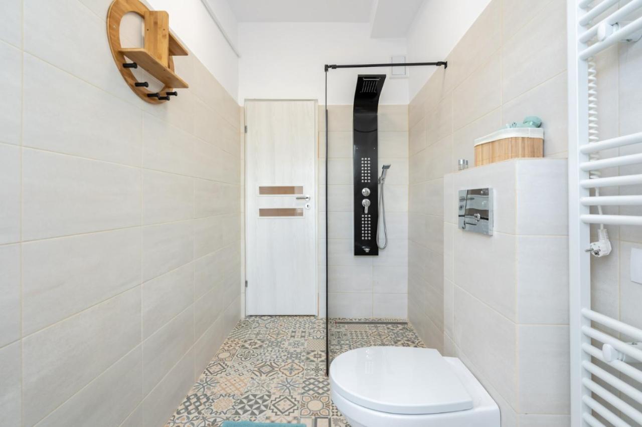 Spacious And Cozy Apartment In Central Bucarest Exterior foto