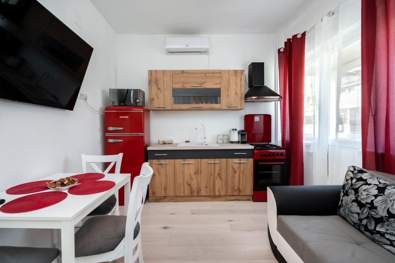 Spacious And Cozy Apartment In Central Bucarest Exterior foto
